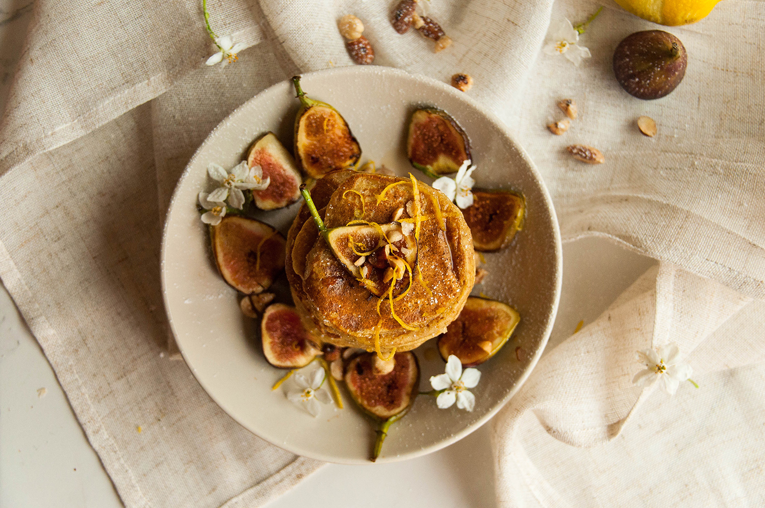 Pancakes-caramelized-figs-Lea-Lou-3