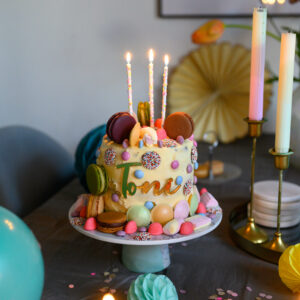 Konfettiregen-Geburtstag: Candy-Cake-Schoko-Torte mit Roter Bete und Buttercreme